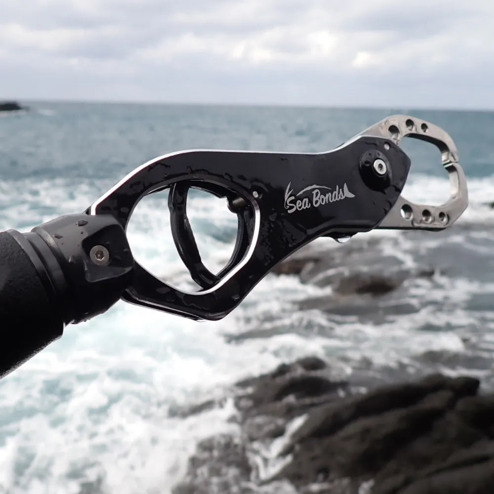 フィッシュグリップ （計量付き）釣り好きの声から誕生！送料無料